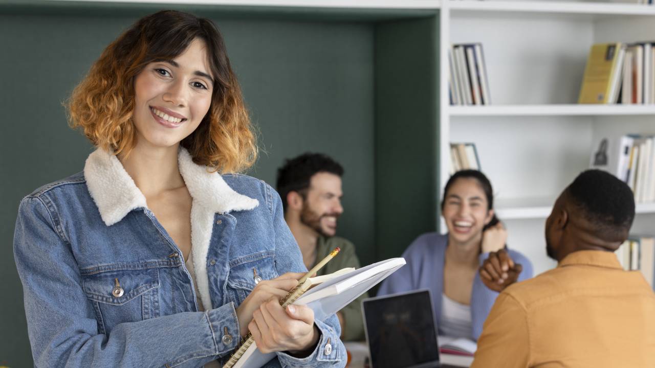 Valditara annuncia il piano assunzioni per reclutare altri 70.000 docenti